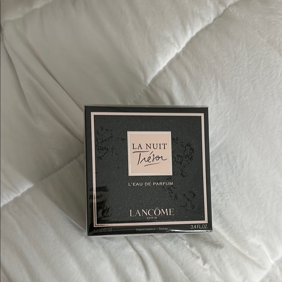 Lancome La Nuit Tresor Perfume - Black and White - Picture 1 of 2